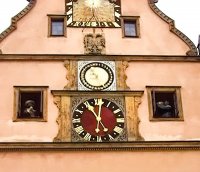 Старинные башенные часы в Германии