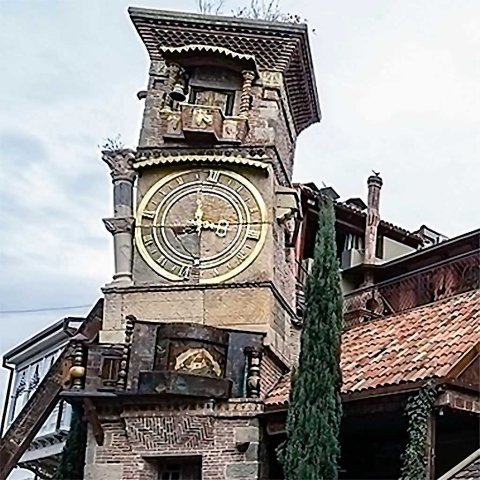 Башня с часами Грузия