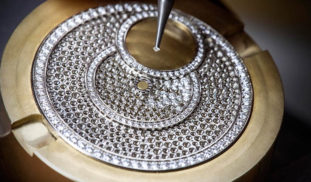 Золотые часы с бриллиантами Vacheron Constantin