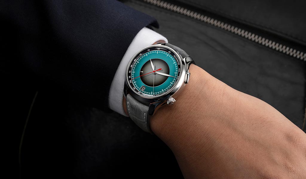 Хронограф Endeavour Flyback Chronograph Dual Time Date
