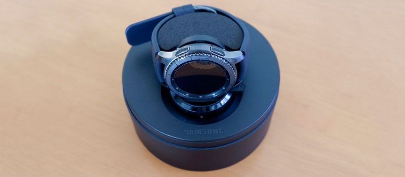 Стильные смарт-часы Samsung Gear S